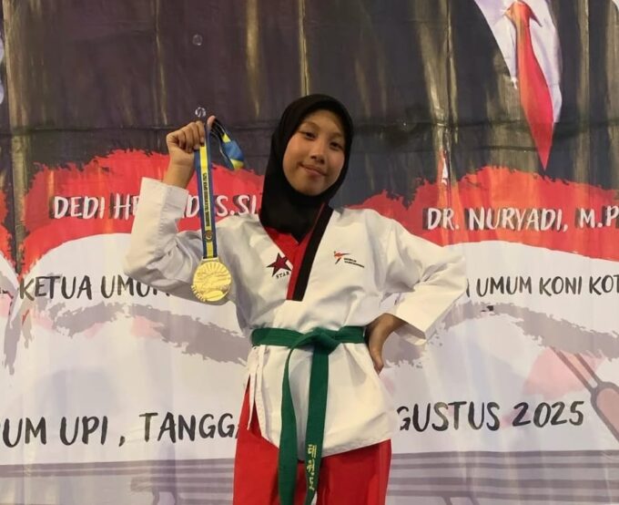 Bangga! Siswi SMP Islam Fathia Sabet Juara 1 Nasional Taekwondo Poomsae Putri