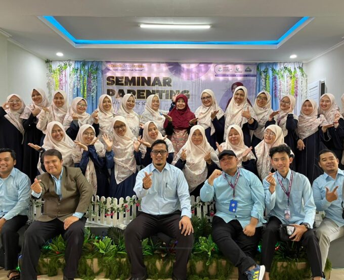 “Sinergi Sekolah dan Orang Tua dalam Mendidik dengan Hati: Mindful Parenting di Fathia Islamic School”