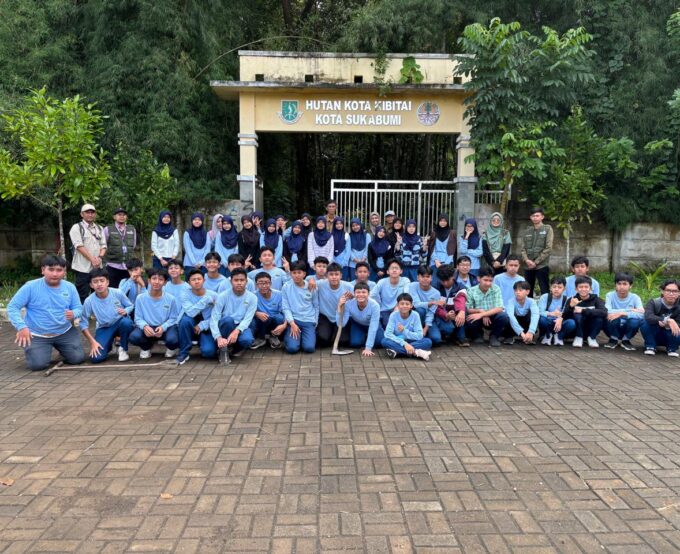 Kunjungan Edukatif dan Menanam Bibit Pohon di Hutan Kota Kibitay Kota Sukabumi