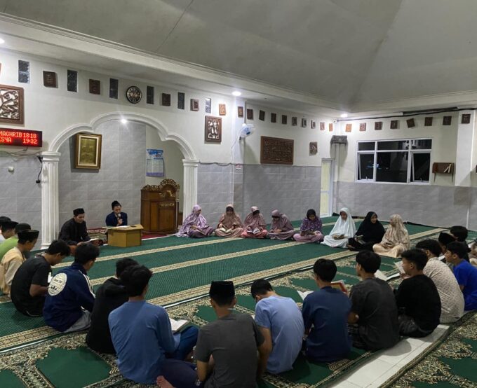 MABIT Kelas 9 Ibnu Rusyd: Membangun Akhlak Islami di Malam Penuh Berkah