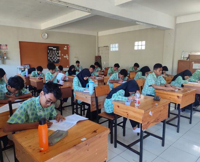 Kelas 7 dan 8 SMP Islam Fathia Ikuti Sumatif Akhir Tahun 2025/2026