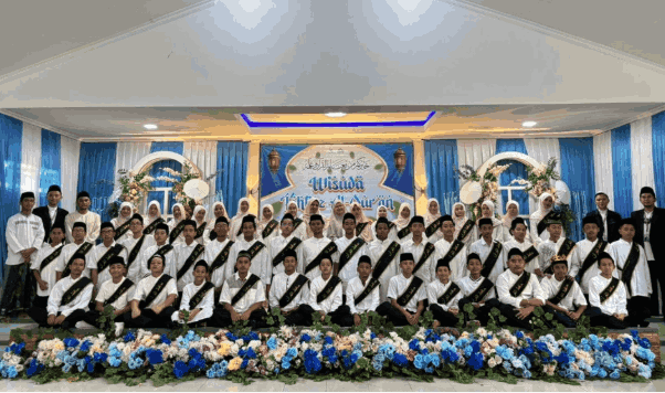 Khidmat dan Haru Warnai Wisuda Tahfidz Al-Qur’an Angkatan VIII SMP Islam Fathia