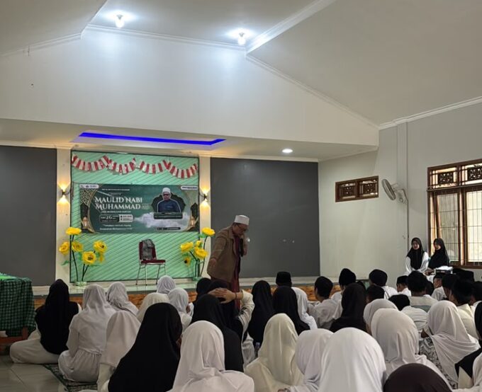 Meneladani Akhlak Rasulullah SAW, SMP Islam Fathia Peringati Maulid Nabi 1448 H