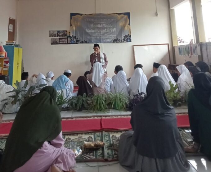 Peringatan Maulid Nabi Muhammad SAW di TPQ Al Ikhsan Fathia Islamic School